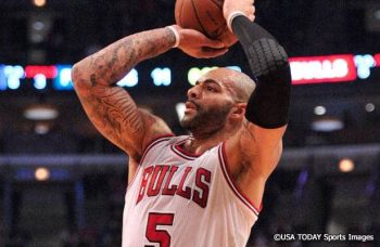 Carlos_Boozer_Bulls_2014_USAT2