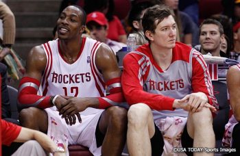 DwightHoward_OmerAsik_Rockets_USAT1