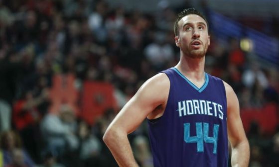 Frank_Kaminsky_Hornets_2017_AP_1