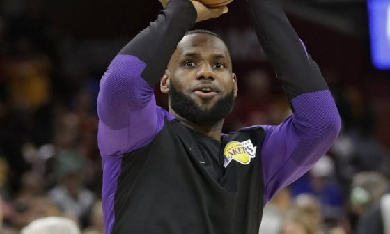 LeBron_James_lakers_AP_2018_6