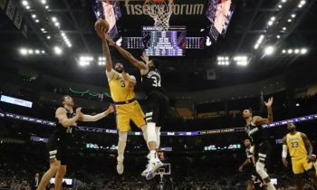 Anthony_Davis_LeBron_James_Lakers_2019_AP_Vs_Bucks