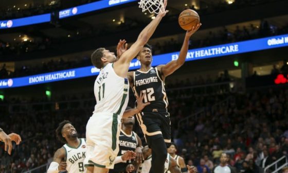 Brook_Lopez_Bucks_2020_AP_Block