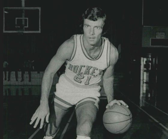 Former Rockets coach Johnny Egan dies at 83