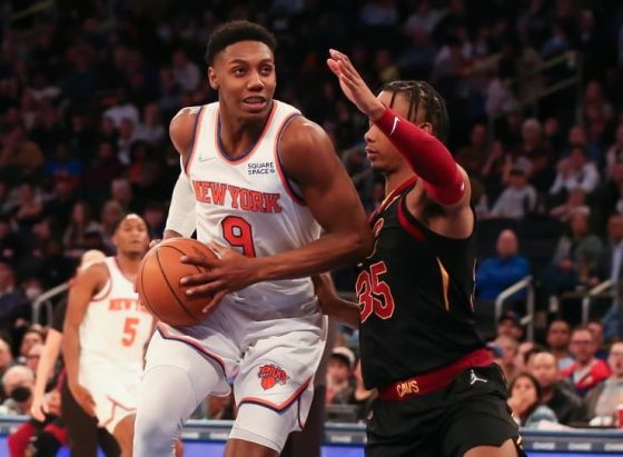 Knicks RJ Barrett (right finger), Obi Toppin (right leg) out vs Spurs