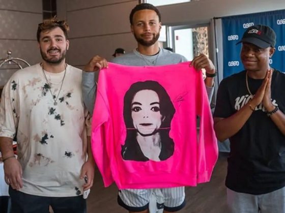 Steph Curry signs Pete Davidson Michael Jackson hoodie