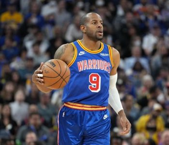 Warriors reserving final roster spot for Andre Iguodala