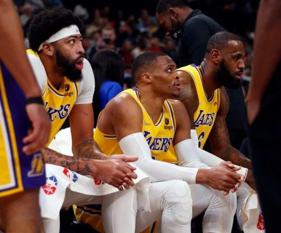 NBA Twitter roasts Lakers after 0-3 start to begin 2022-23 season