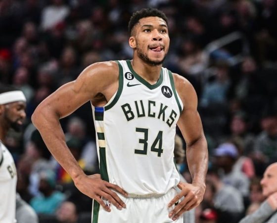 Bucks are first NBA team to begin 8-0 since 2015-16 Warriors