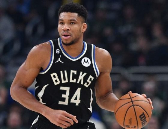 Bucks Giannis Antetokounmpo (knee), Khris Middleton (knee) out vs Heat