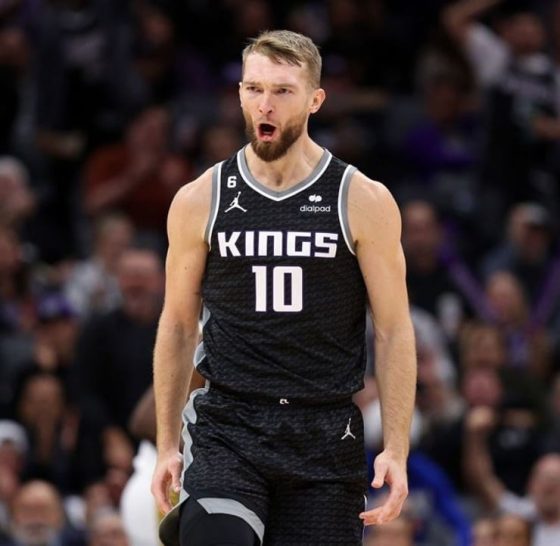 Kings Domantas Sabonis fourth NBA player since 1990 to average 20/14/7 over 17 games