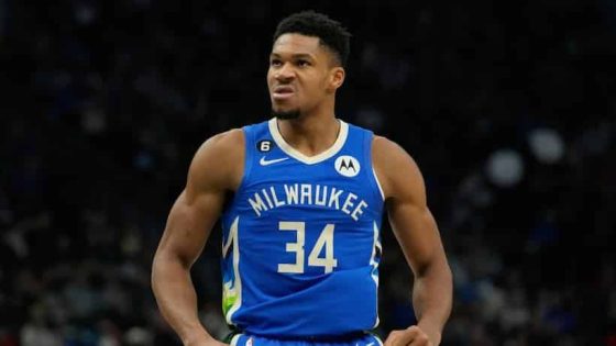 Giannis Blue jersey pic