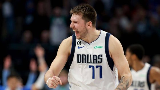 https___cdn.cnn.com_cnnnext_dam_assets_221117142351-luka-doncic-mavs-clippers-celebrate-1