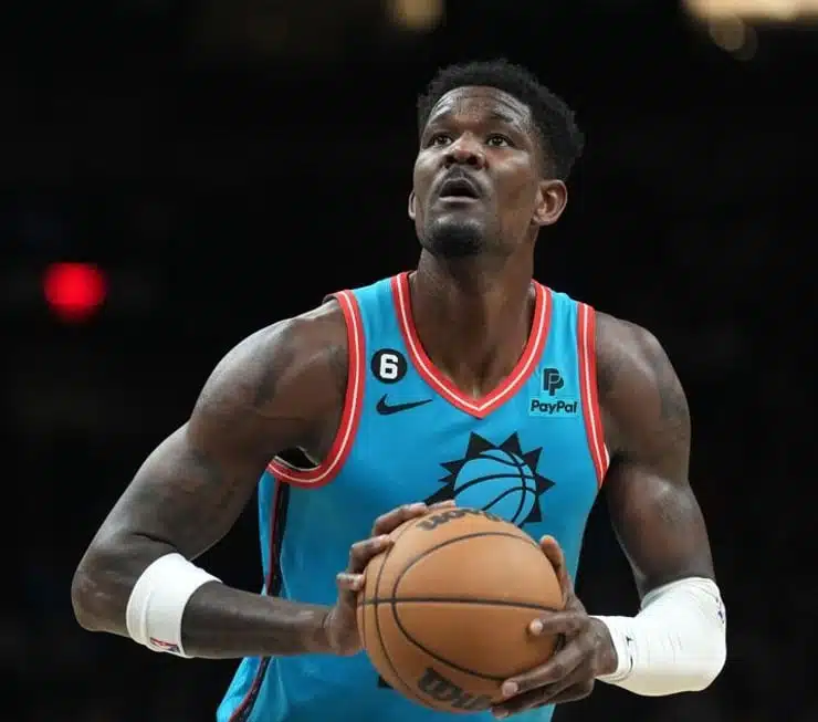 Suns Deandre Ayton fourth player in shot clock era with 30 points, 15 rebounds on 75% FG in consecutive games