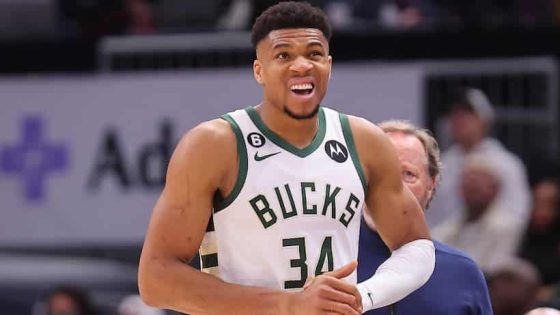 Giannis wrist pic