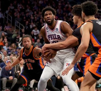 WATCH Knicks fans yell Eagles suck against 76ers at MSG