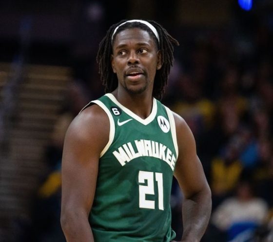 Bucks Jrue Holiday now NBAs all-time leader in blocks for a point guard