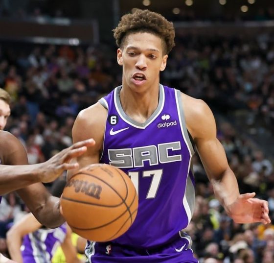 Sacramento Kings pick up Kessler Edwards $1.9 million team option for 2023-24