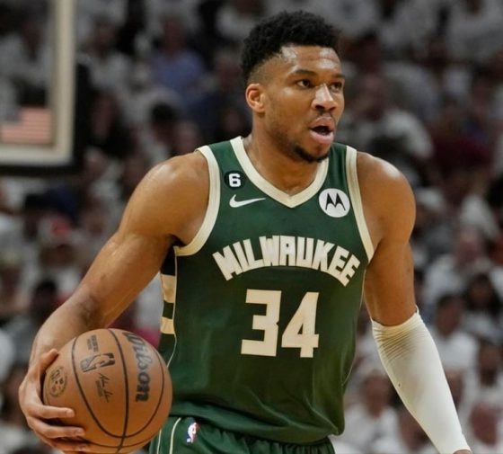 Milwaukee Bucks delivered max extension offer to Giannis Antetokounmpo before Damian Lillard trade