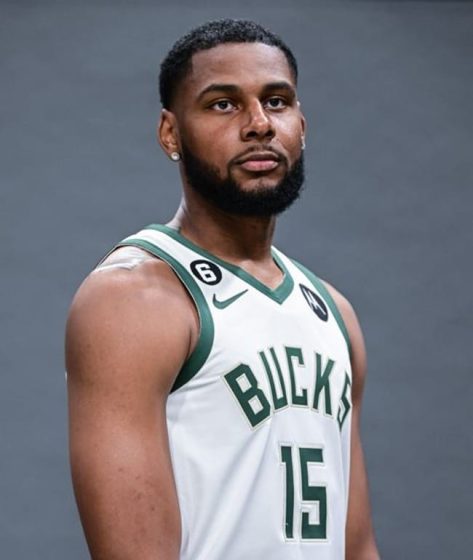 Milwaukee Bucks sign center Marques Bolden to a training camp deal