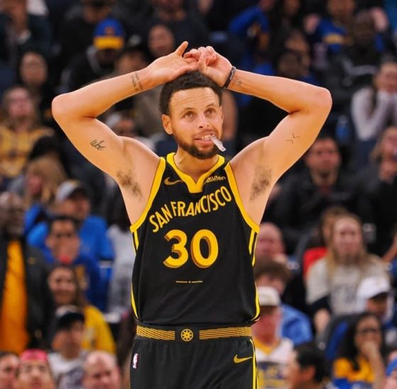 Golden State Warriors Stephen Curry to miss time with sprained right knee