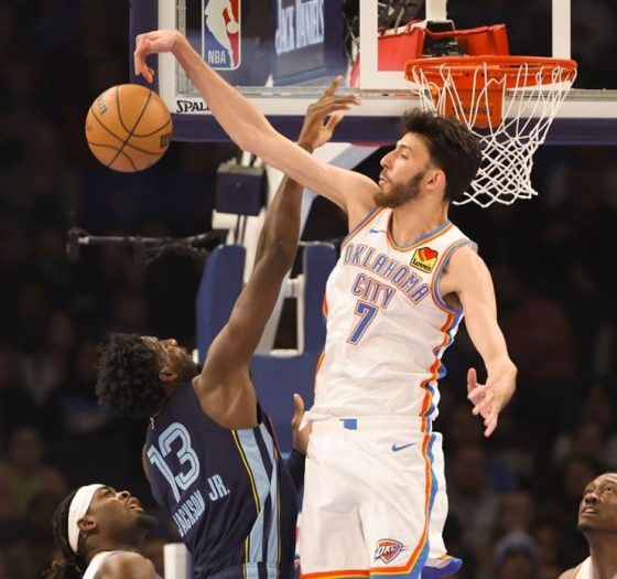 Oklahoma City Thunder Chet Holmgren 1st NBA rookie since Tim Duncan in 1998 to record 7+ blocks in consecutive games