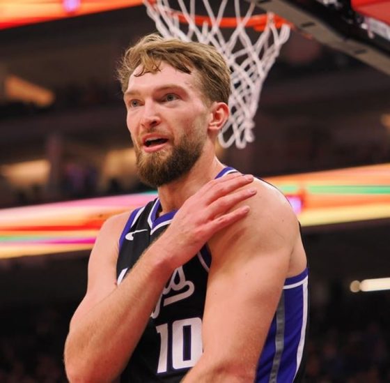 Domantas Sabonis 1st Sacramento Kings player with 30-point triple-double on 75% shooting