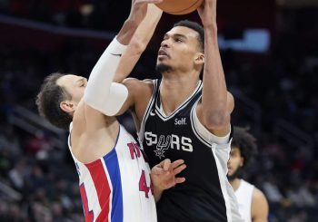 Spurs-Pistons-Basketball-49