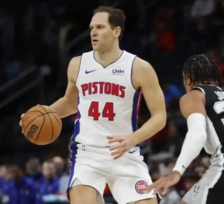 Philadelphia 76ers Want to Trade for Veterans Bojan Bogdanovic, Alec Burks