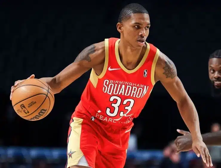 New Orleans Pelicans sign guard Malcolm Hill to a two-way contract