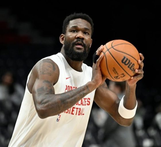 Portland Trail Blazers Deandre Ayton suffers hand sprain vs Miami Heat