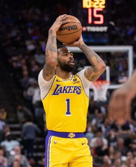 DAngelo Russell breaks Nick Van Excels Lakers single-season record for 3-pointers made