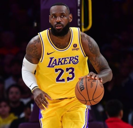 Los Angeles Lakers can offer LeBron James a no-trade clause in his next contract