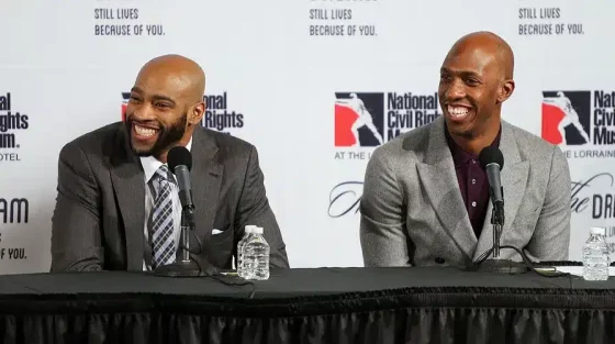 Vince-Carter-Chauncey-Billups.jpg