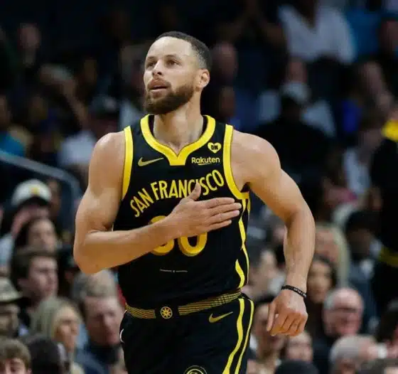 Warriors Stephen Curry Wins PBWAs 2023-24 Magic Johnson Award