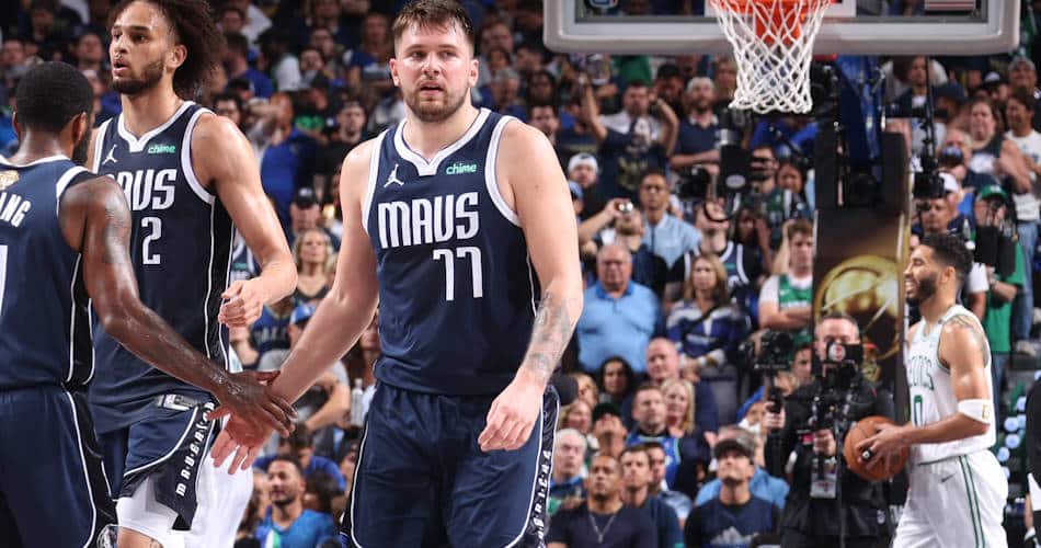 Luka Doncic fouls out for first time in playoff career in Game 3 loss