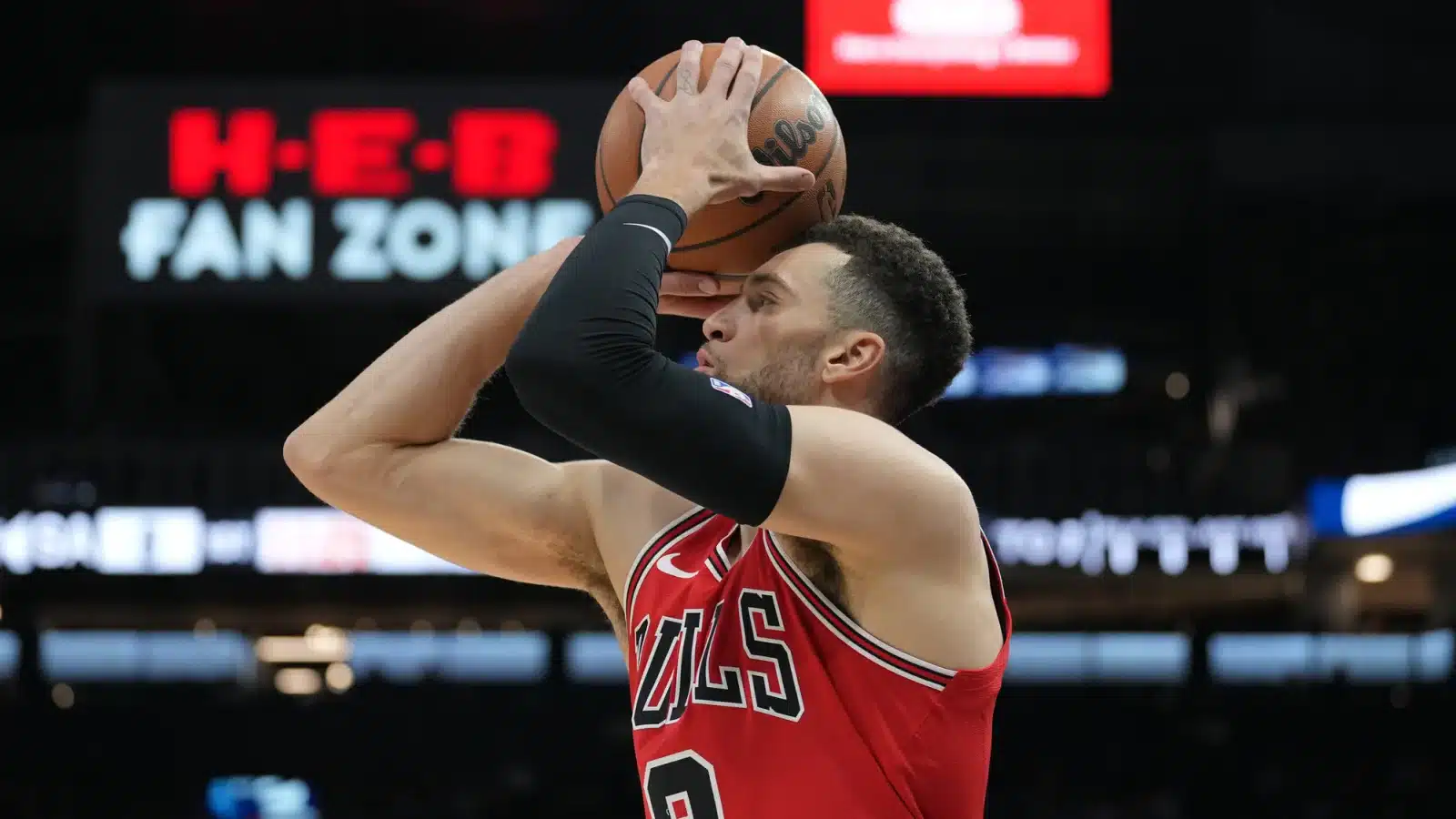 Realistic Trade Scenarios to Move Zach LaVine and the NBA’s Most Overpaid Players