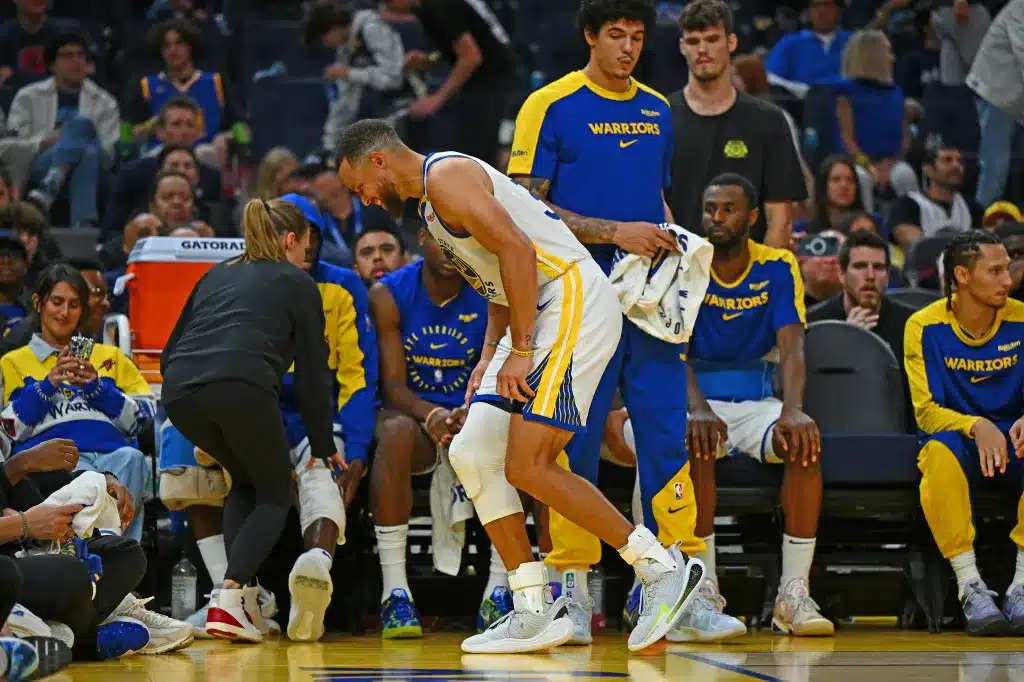 https://www.basketballinsiders.com/wp-content/uploads/2024/10/BNG-L-WARRIORS-1028-15_fdf84e.jpg.webp