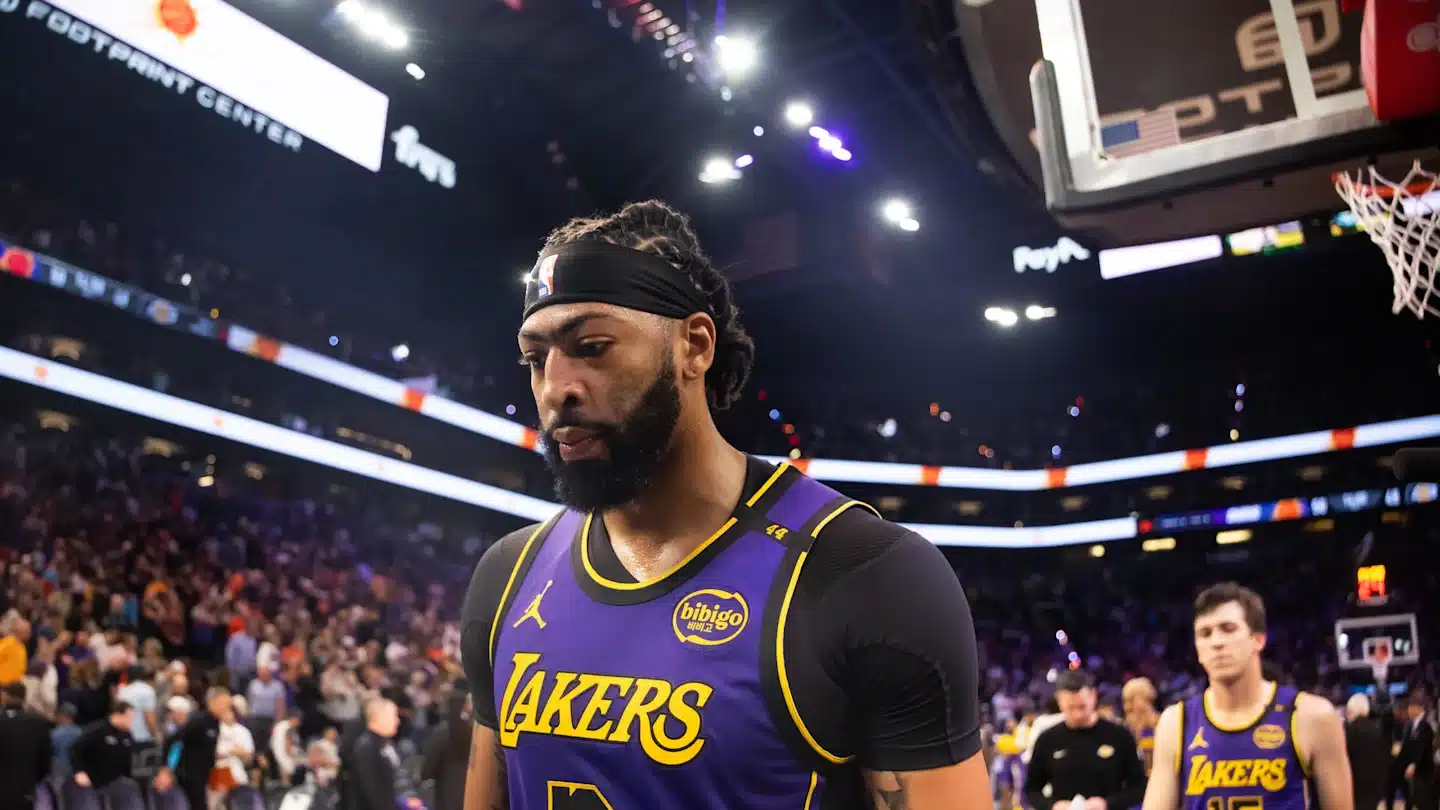 Anthony Davis injures left foot during Lakers’ newest defeat on the road