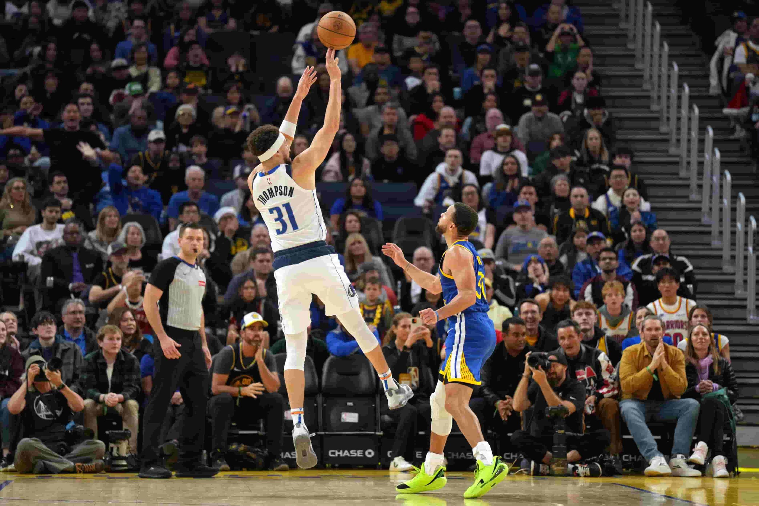 Warriors and Mavericks Combine For Record Three-Pointers in a Single NBA Game