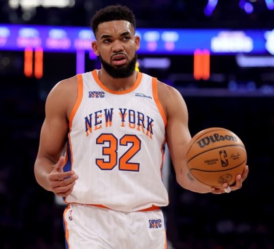 New York Knicks Karl-Anthony Towns Suffers Thumb Sprain, Bone Chip Injuries