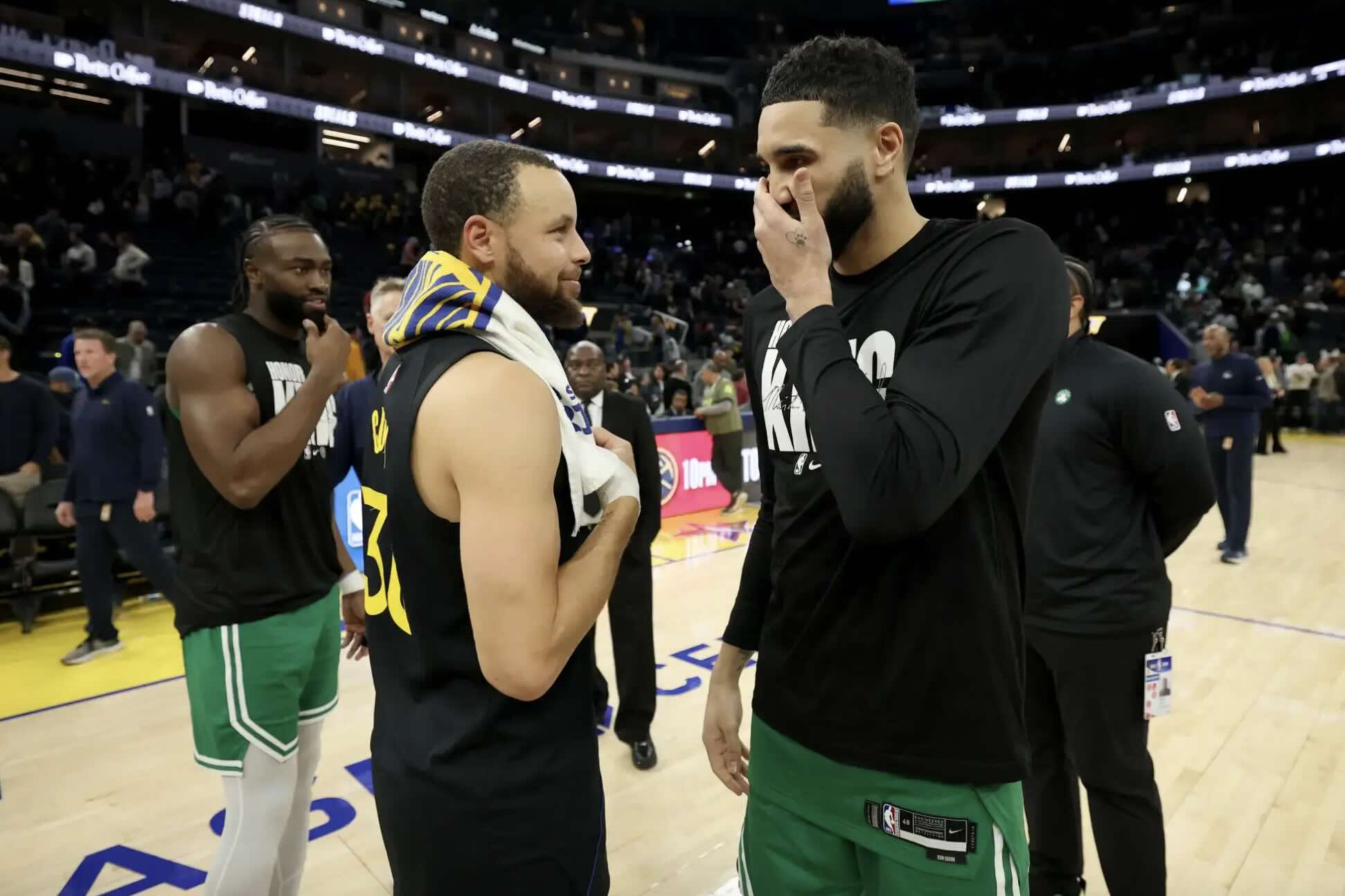 Steve Kerr’s awkward moment with Tatum and Brown