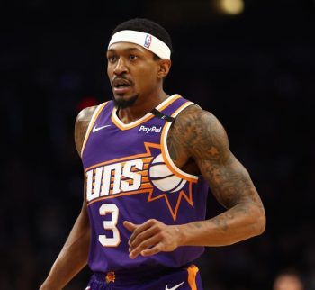 Phoenix Suns Bradley Beal Suffers Hip Contusion Against Grizzlies