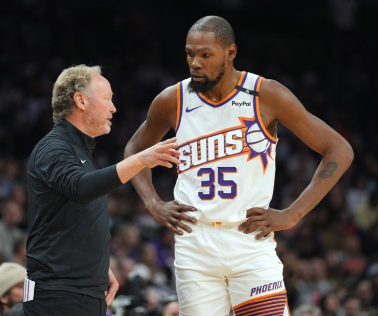 Phoenix Suns Fielding Calls for Kevin Durant – Basketball Insiders