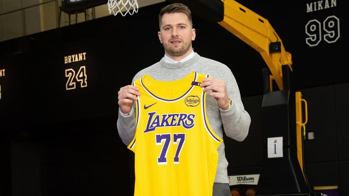 Dorian Finney-Smith jokes about saving Laker’s No. 77 for Luka Doncic